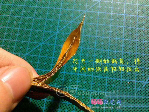 用糖果纸折出精彩的费列罗天使手工折纸实拍教程16