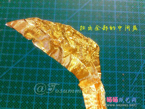 用糖果纸折出精彩的费列罗天使手工折纸实拍教程18