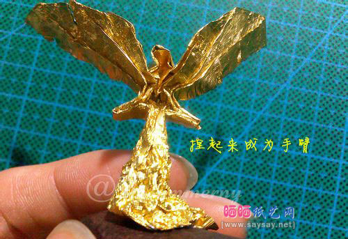 用糖果纸折出精彩的费列罗天使手工折纸实拍教程24