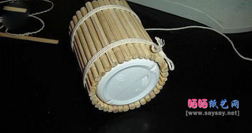 一次性筷子变废为宝手工制作小水桶的方法--水桶底部