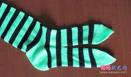旧袜子手工制作可爱布艺鳄鱼袜子娃娃DIY图文教程图片步骤1