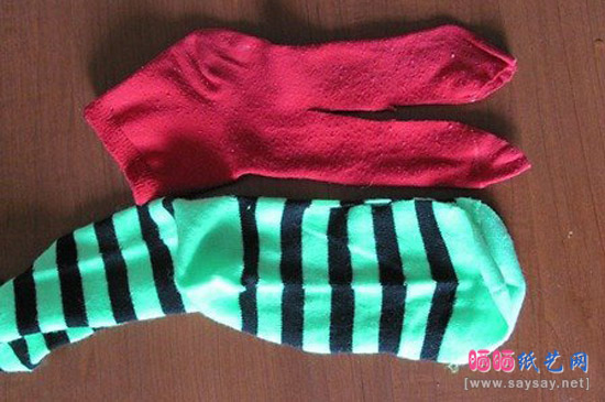 旧袜子手工制作可爱布艺鳄鱼袜子娃娃DIY图文教程图片步骤2