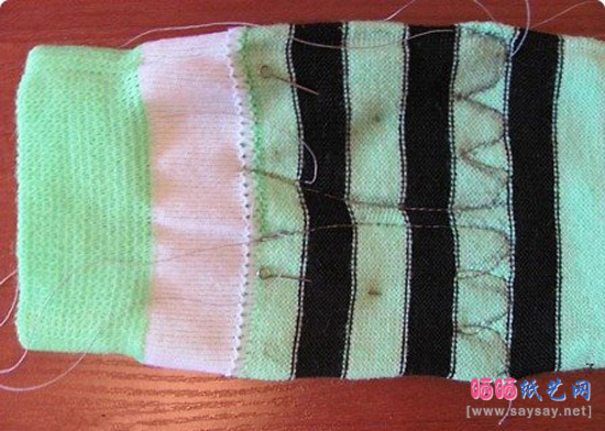 旧袜子手工制作可爱布艺鳄鱼袜子娃娃DIY图文教程图片步骤9