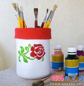 牛奶瓶,手工制作玫瑰花,制作笔筒,塑料废物利用