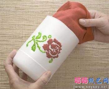 牛奶瓶,手工制作玫瑰花,制作笔筒,塑料废物利用