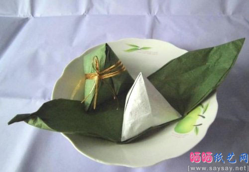 逼真的端午节粽子折纸方法教程