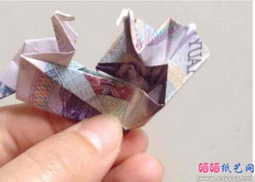 纸币爱心纸鹤的折纸方法图解教程