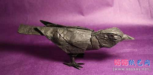 津田良夫的手工折纸乌鸦的折法图谱教程成品图
