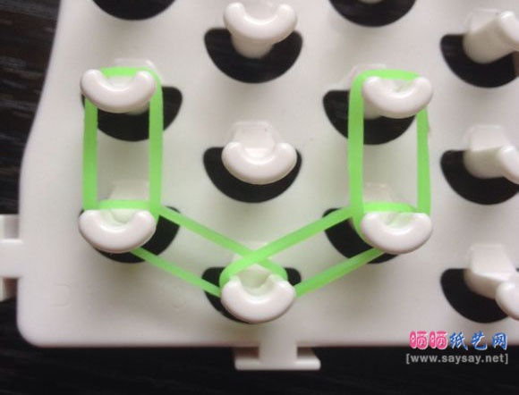 彩虹高弹橡皮筋手工编织手链DIY图片教程