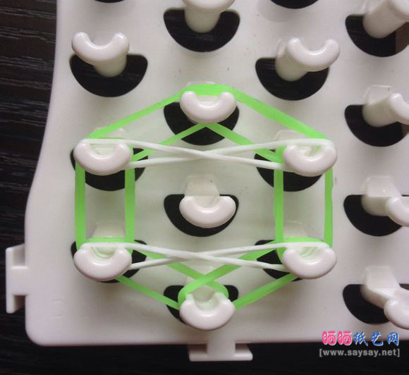 彩虹高弹橡皮筋手工编织手链DIY图片教程