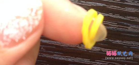 彩虹高弹橡皮筋手工编织手链DIY图片教程