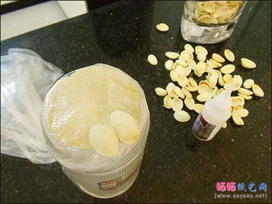 废物利用DIY开心果手工制作创意花瓶图片步骤3