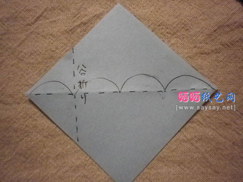日本男孩节折纸 简易鲤鱼旗的折法图文教程2