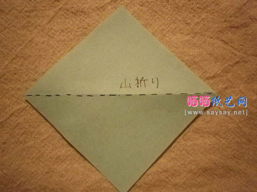 日本男孩节折纸 简易鲤鱼旗的折法图文教程1