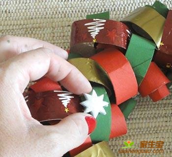 如何用纸筒制作圣诞花环的方法