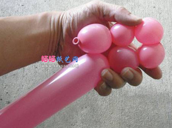 气球制作可爱的七星螵虫气球手环图片步骤6