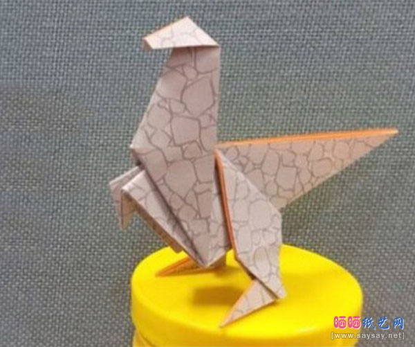 儿童恐龙折纸大全之简单站立恐龙的折法完成效果图