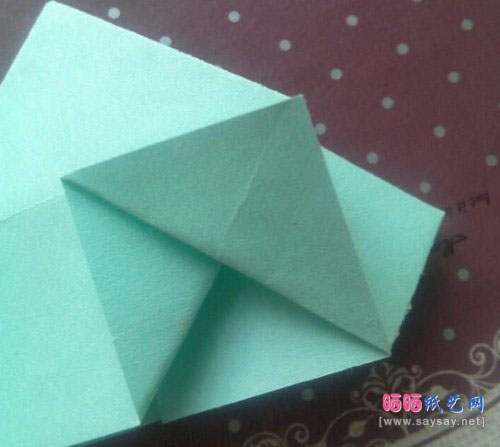 漂亮的组合折纸 新奇玫瑰花环的折法教程