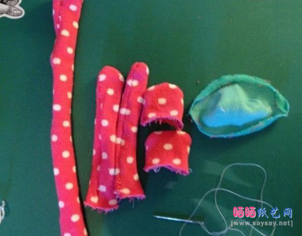 旧袜子创意利用制作可爱调皮小猴子毛绒玩具图文教程