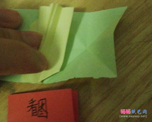 美爆了的五角星花球组合折纸实拍教程 第29步