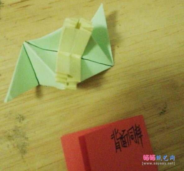 美爆了的五角星花球组合折纸实拍教程 第41步