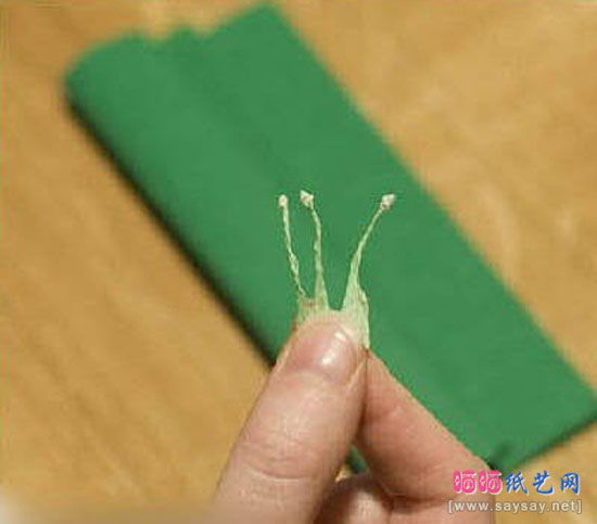 皱纹纸手工制作素雅仿真花DIY教程