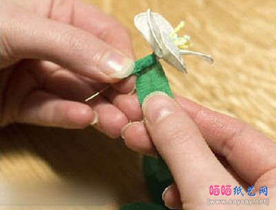 皱纹纸手工制作素雅仿真花DIY教程