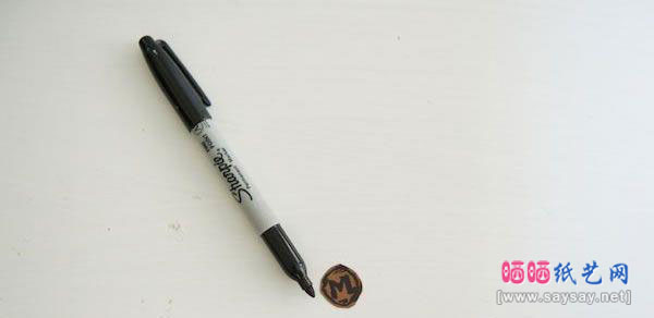 假期儿童手工：卷纸芯筒旧物改造DIY忍者神龟手指木偶玩具的手工制作教程