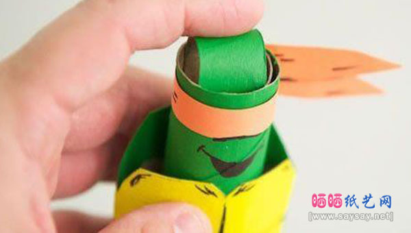 假期儿童手工：卷纸芯筒旧物改造DIY忍者神龟手指木偶玩具的手工制作教程