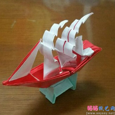 漂亮精致的帆船折纸效果图