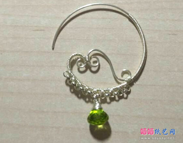 银线制作圆形绕线串珠银耳环的方法 第5步