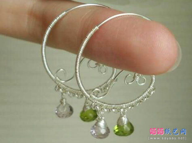 银线制作圆形绕线串珠银耳环的方法 第8步