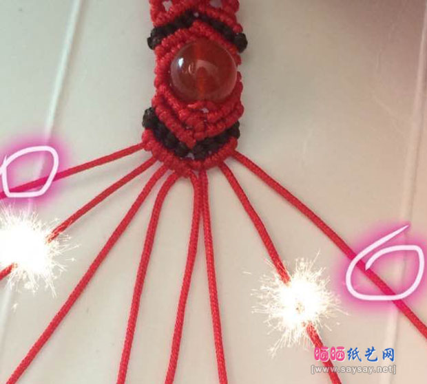 斜卷结手工编织众星捧月手绳制作方法 第25步
