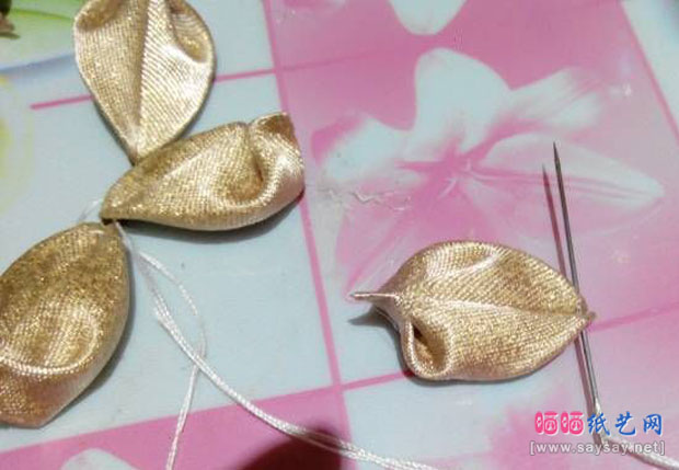 金秋发饰制作教程之珠心五瓣花发夹DIY 第20步