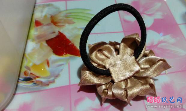 金秋发饰制作教程之珠心五瓣花发夹DIY 第27步