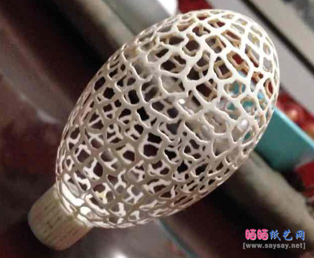 鹅蛋制作精致镂空蛋笼装饰品 第1步