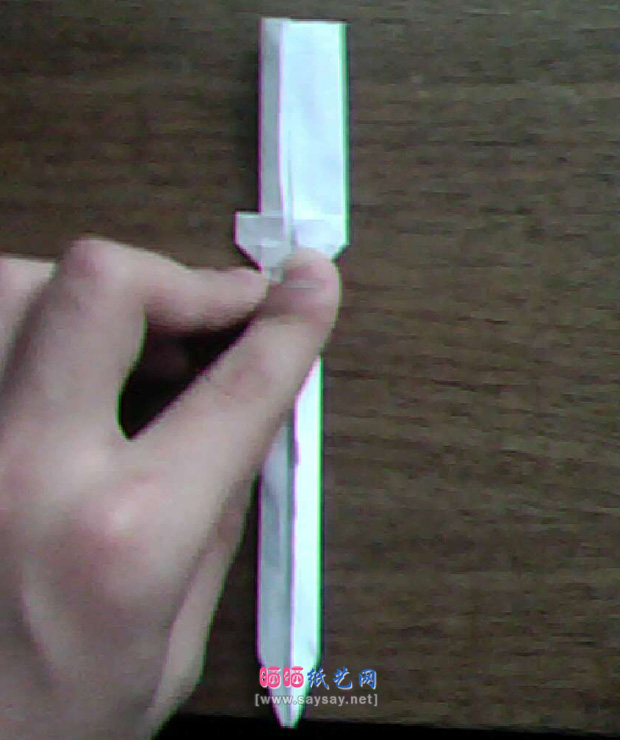 实拍折纸教程 仙剑奇侠三里的镇妖剑折纸方法