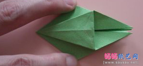 实拍折纸教程玫瑰花托的折纸方法图片步骤6