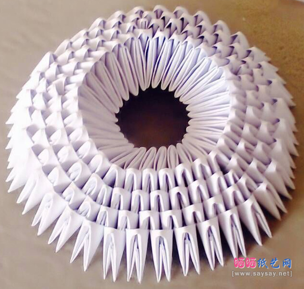 纸艺制作大白三角插折纸图文教程 第6步