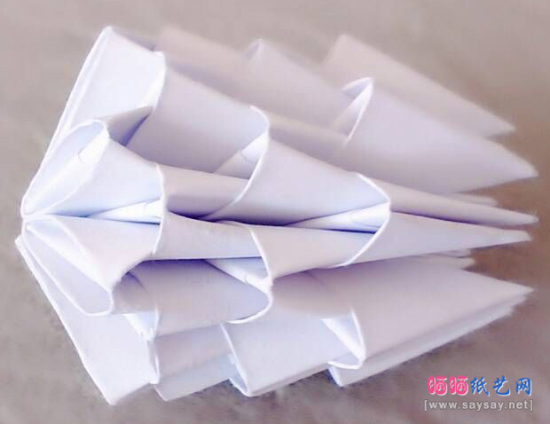 纸艺制作大白三角插折纸图文教程 第24步