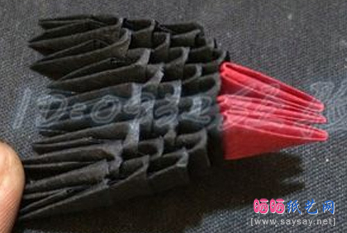 纸艺制作鹦鹉三角插折纸图文教程