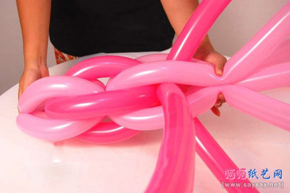 三根长气球制作漂亮钮结装饰花型