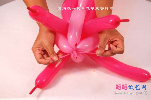 三根长气球制作漂亮钮结装饰花型