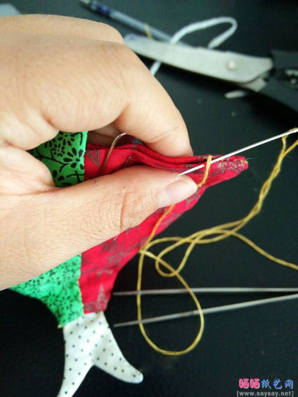 布艺鱼形杯垫的制作方法教程