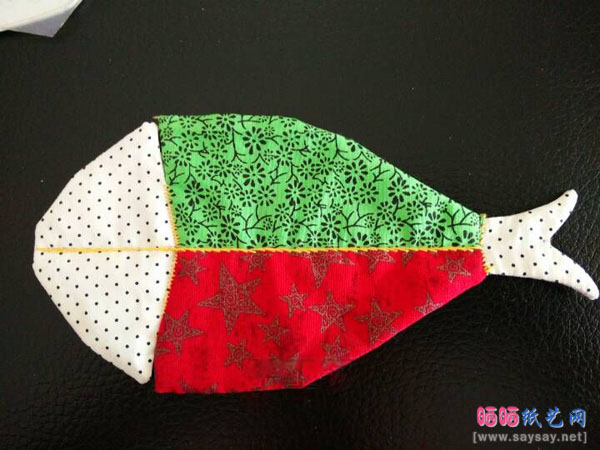 布艺鱼形杯垫的制作方法教程