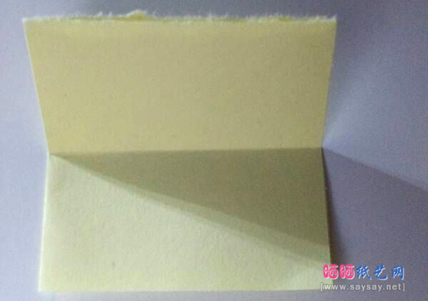 如何折纸漂亮的卷心花球 第4步