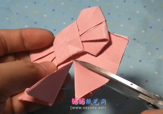 带尾巴的漂亮蝴蝶结折纸图文教程