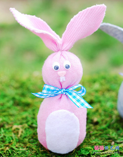 毛线袜制作简易兔子玩偶