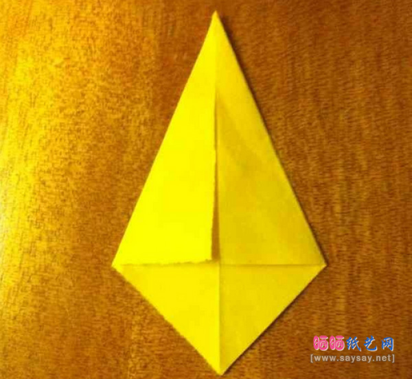 漂亮的8裂枫叶手工折纸实拍教程图片步骤5