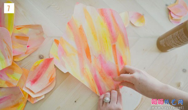 简单几步制作巨无霸彩绘场景装饰纸花DIY教程